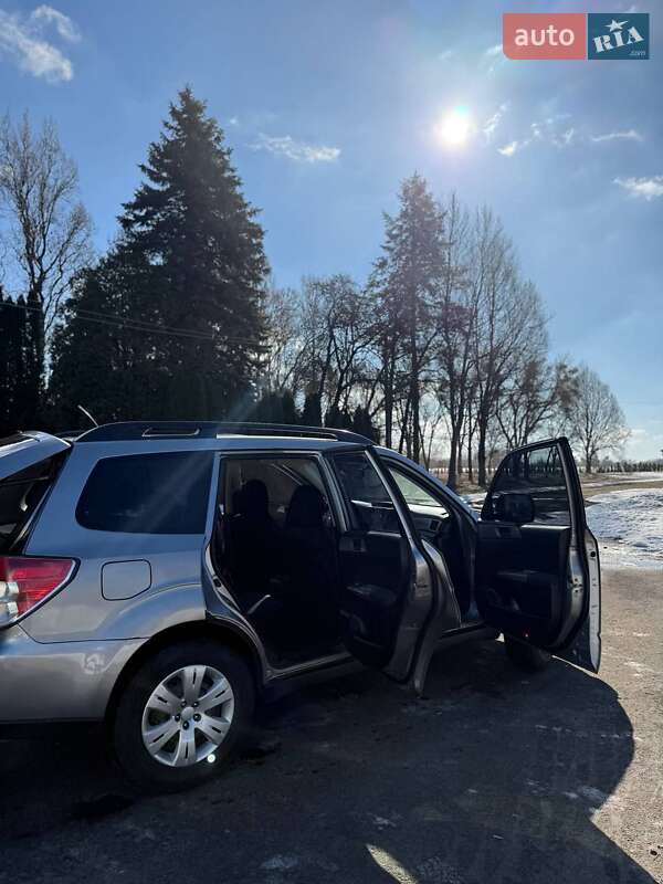 Позашляховик / Кросовер Subaru Forester 2008 в Дубровиці