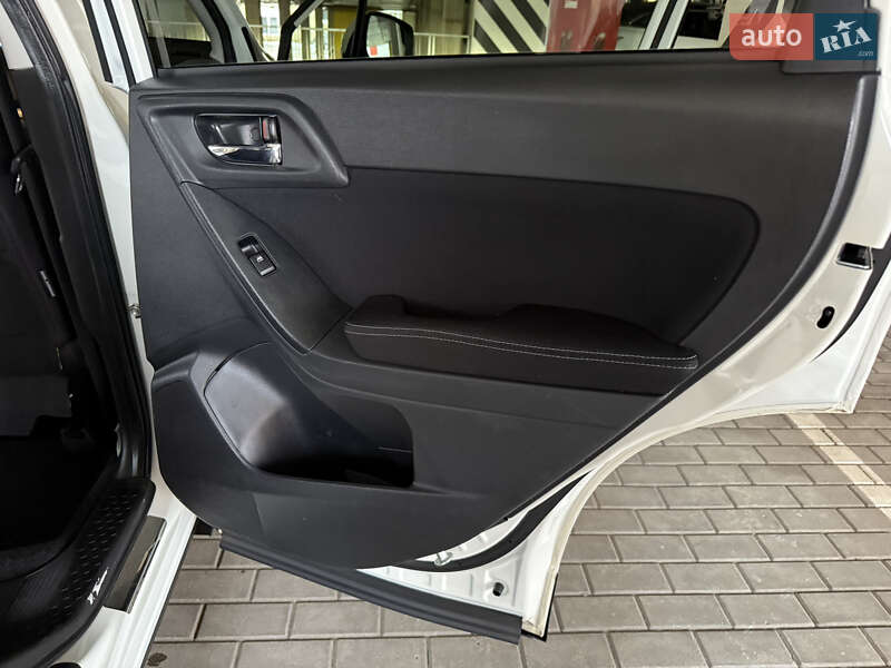 Позашляховик / Кросовер Subaru Forester 2014 в Києві