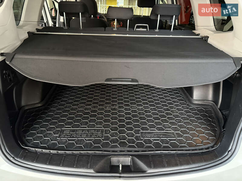 Позашляховик / Кросовер Subaru Forester 2014 в Києві