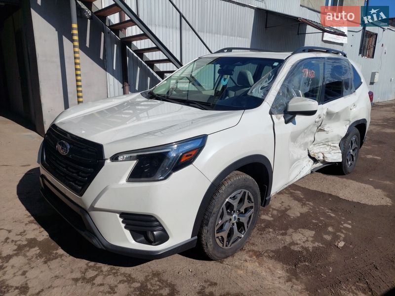 Внедорожник / Кроссовер Subaru Forester 2022 в Киеве