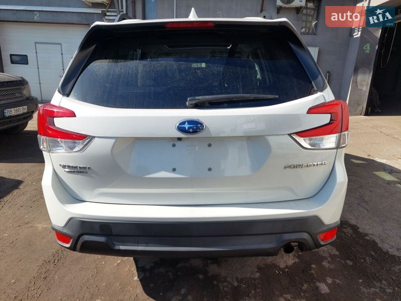 Внедорожник / Кроссовер Subaru Forester 2022 в Киеве