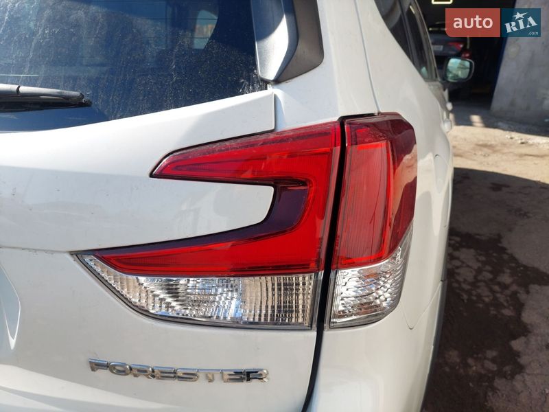 Внедорожник / Кроссовер Subaru Forester 2022 в Киеве