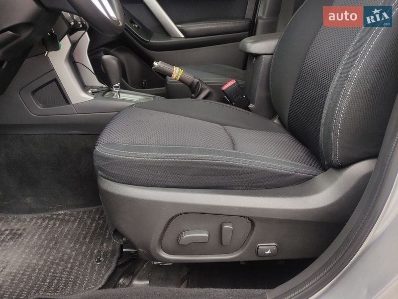 Внедорожник / Кроссовер Subaru Forester 2017 в Днепре