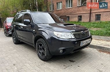 Позашляховик / Кросовер Subaru Forester 2010 в Чернівцях
