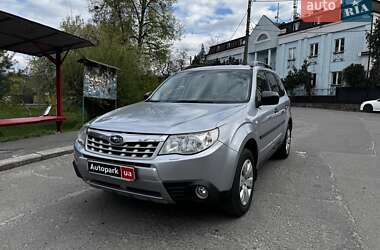Позашляховик / Кросовер Subaru Forester 2011 в Києві