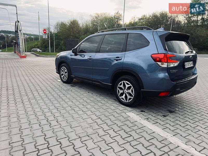 Внедорожник / Кроссовер Subaru Forester 2022 в Тернополе