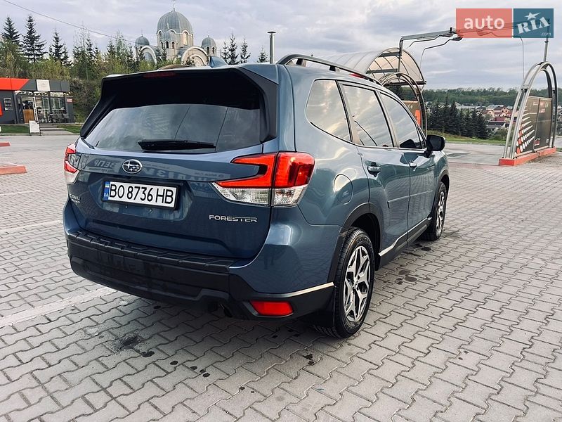 Внедорожник / Кроссовер Subaru Forester 2022 в Тернополе