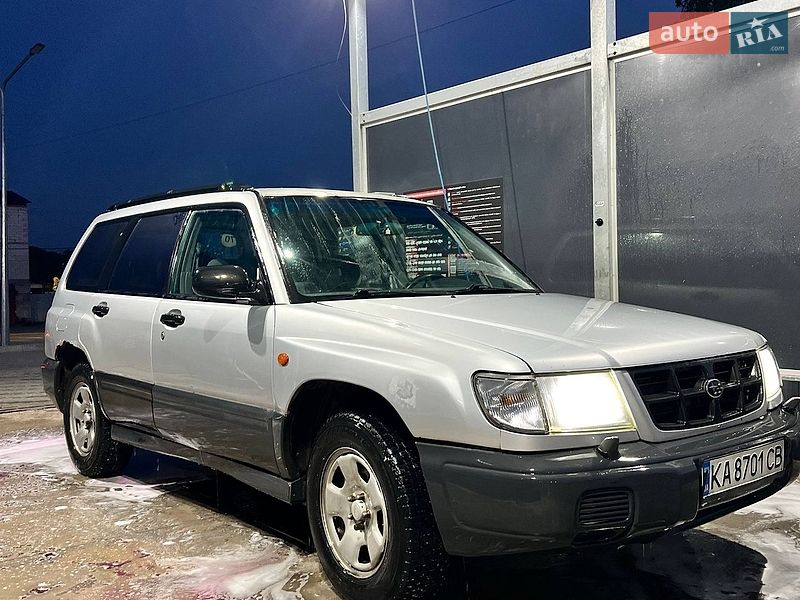 Внедорожник / Кроссовер Subaru Forester 1998 в Буче
