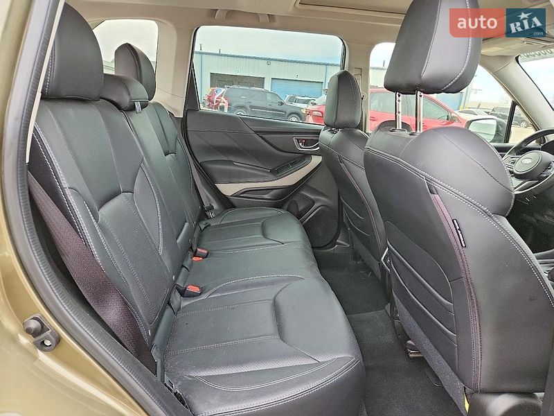 Внедорожник / Кроссовер Subaru Forester 2022 в Киеве