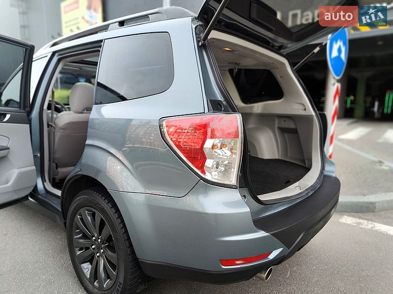 Внедорожник / Кроссовер Subaru Forester 2012 в Киеве