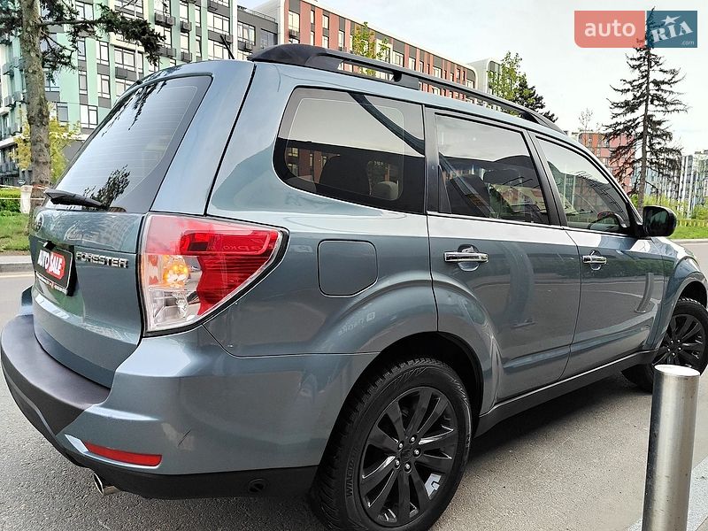 Внедорожник / Кроссовер Subaru Forester 2012 в Киеве