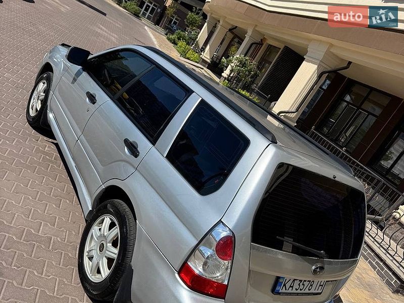 Внедорожник / Кроссовер Subaru Forester 2006 в Киеве