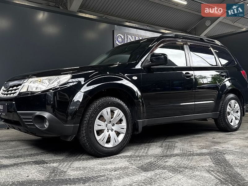 Позашляховик / Кросовер Subaru Forester 2011 в Києві