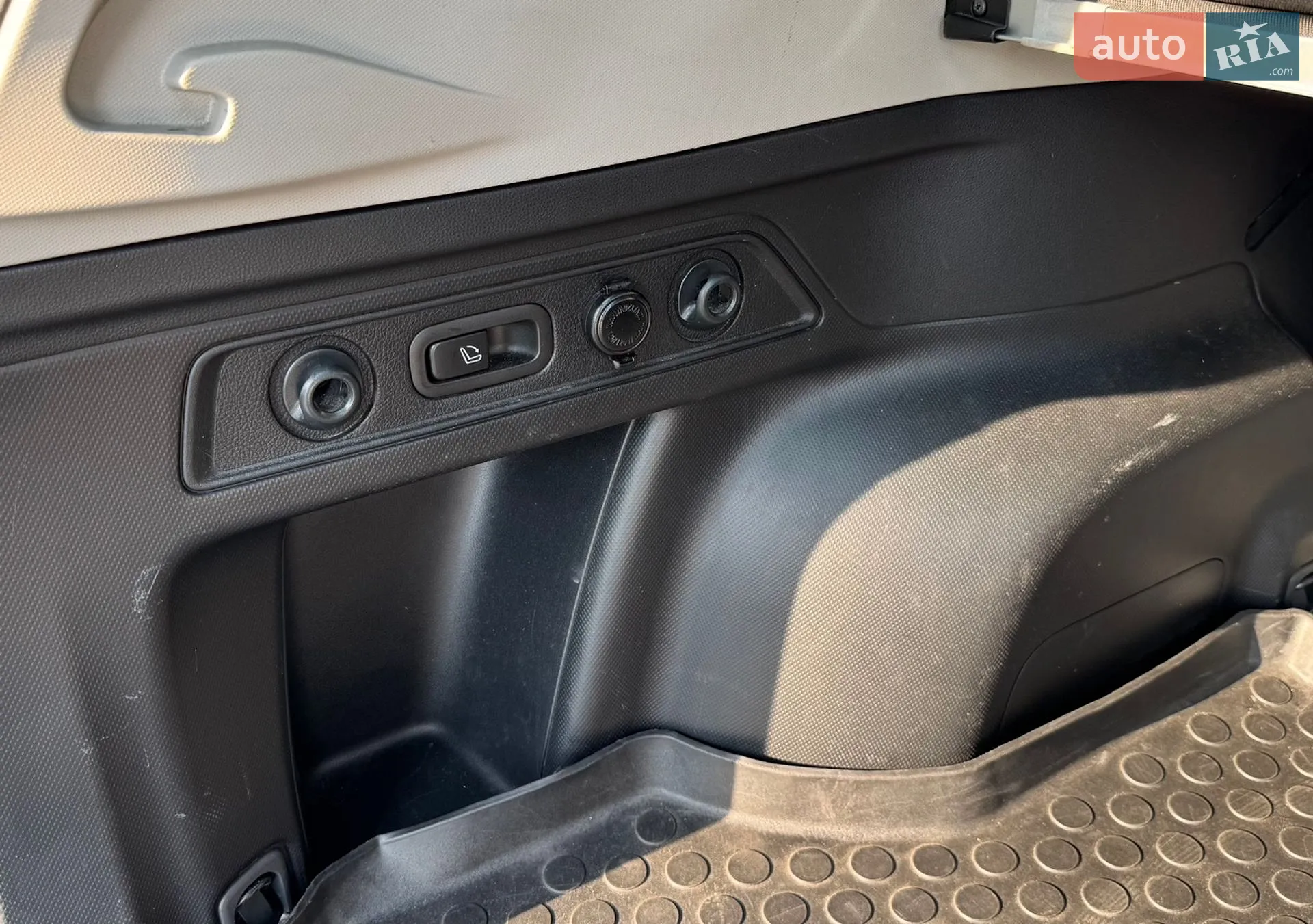 Subaru Forester 2018 VIN JF1SK9LL5KG004980 фото оголошення 35 з 38