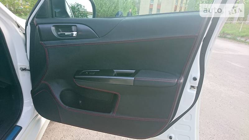 Седан Subaru Impreza WRX STI 2010 в Львове