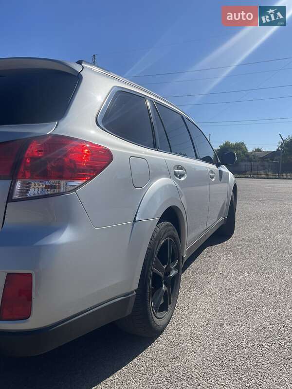 Универсал Subaru Legacy Outback 2013 в Днепре