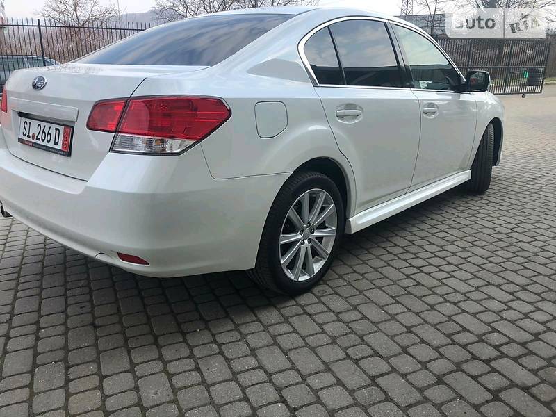 Седан Subaru Legacy 2012 в Сваляві