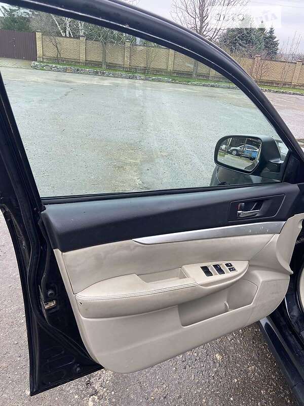 Седан Subaru Legacy 2011 в Киеве