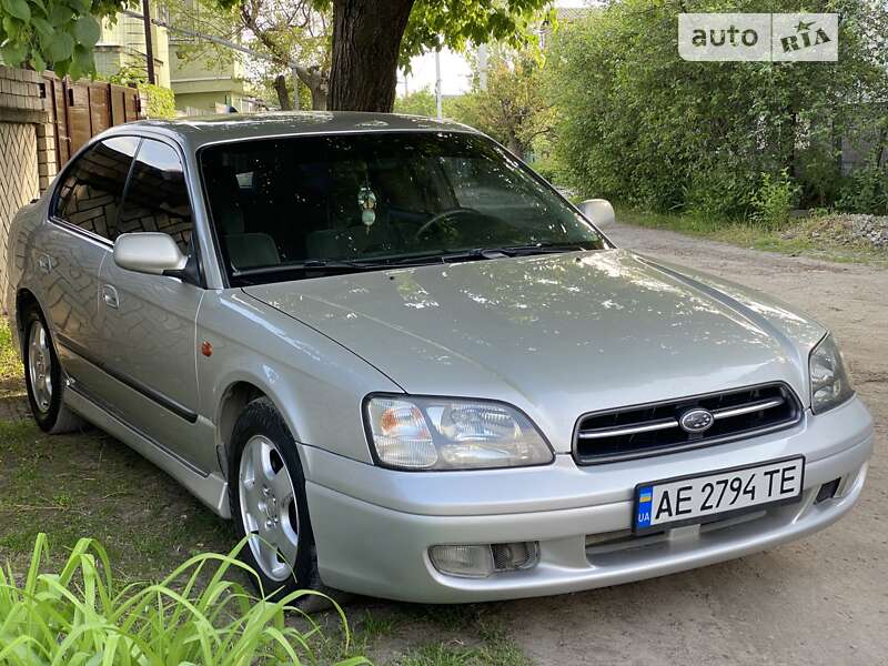 Седан Subaru Legacy 2000 в 