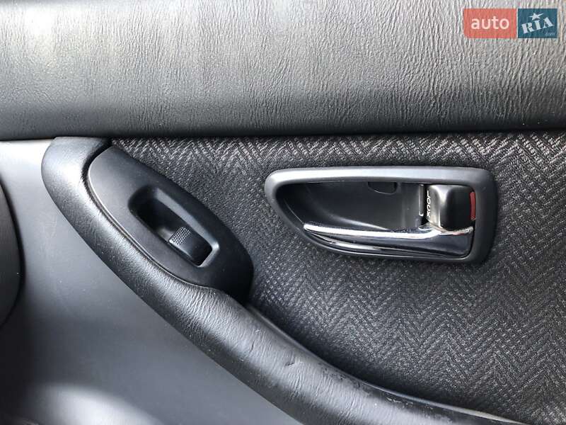 Седан Subaru Legacy 2002 в Києві