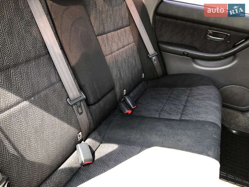 Седан Subaru Legacy 2002 в Києві