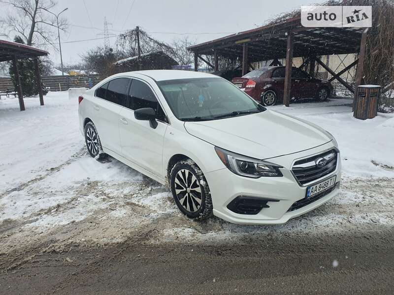 Седан Subaru Legacy 2018 в Киеве