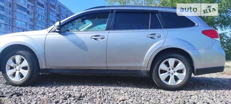 Универсал Subaru Legacy 2011 в Каменском
