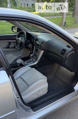 Седан Subaru Legacy 2004 в 