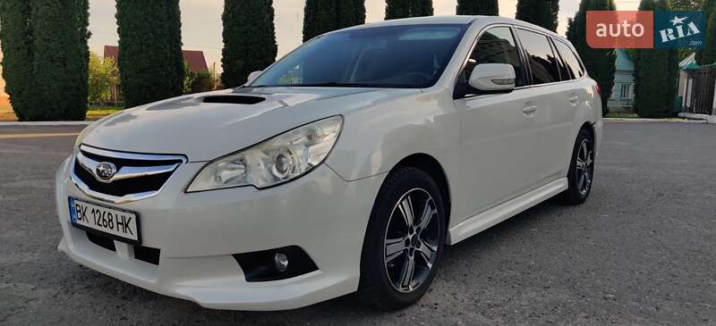Універсал Subaru Legacy 2010 в Рівному