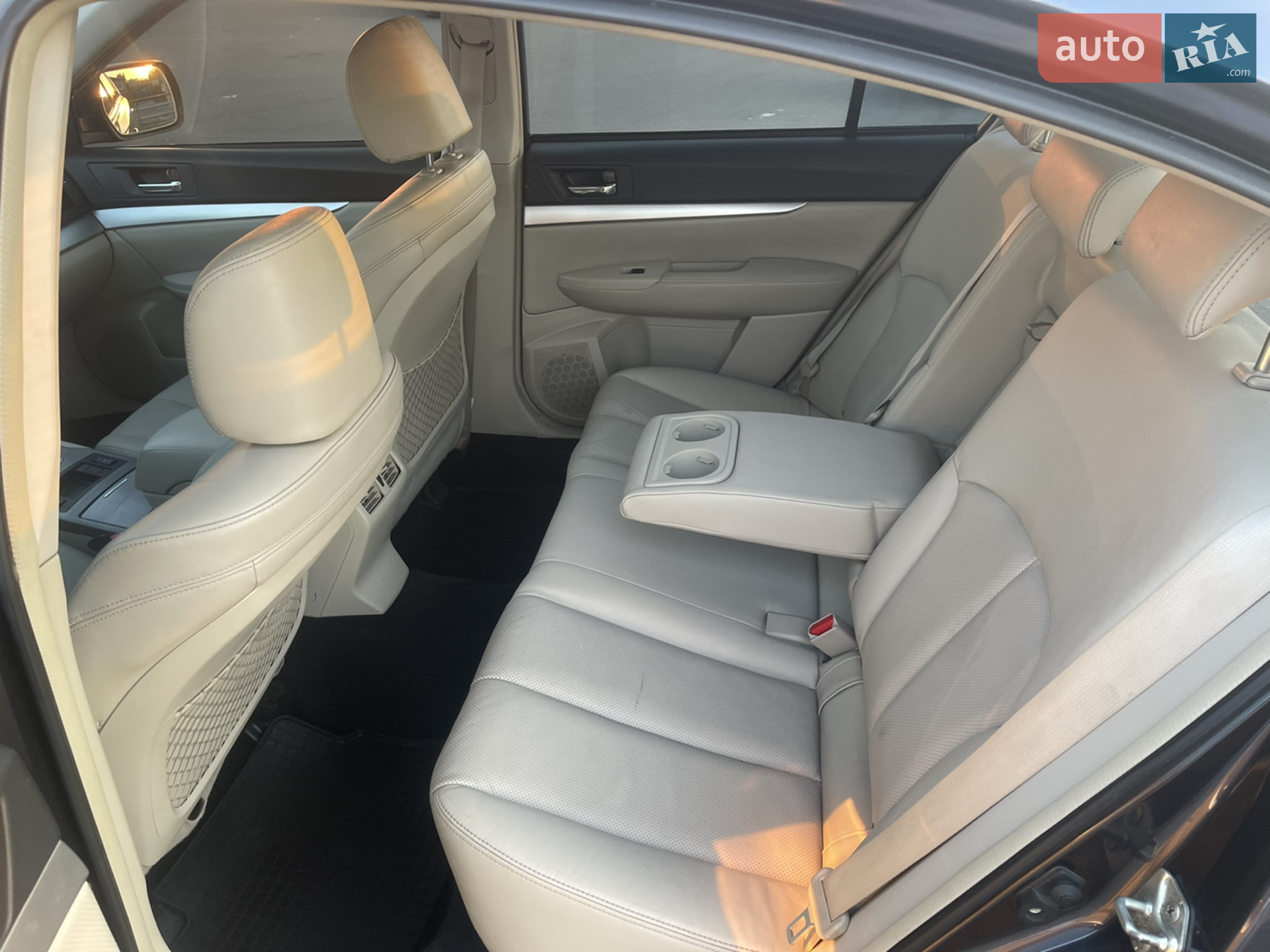 2011 Subaru Legacy - мініатюра 8