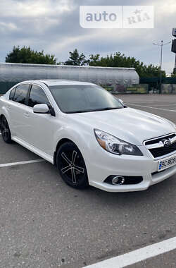 Седан Subaru Legacy 2013 в Львові