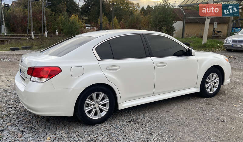 Седан Subaru Legacy 2010 в Черновцах