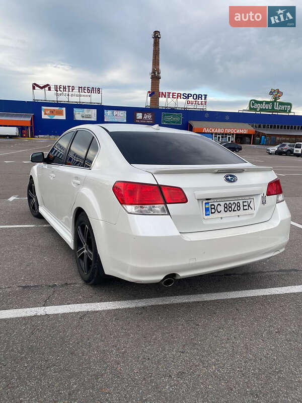 Седан Subaru Legacy 2013 в Львові