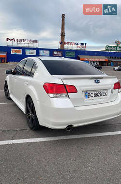 Седан Subaru Legacy 2013 в Львове