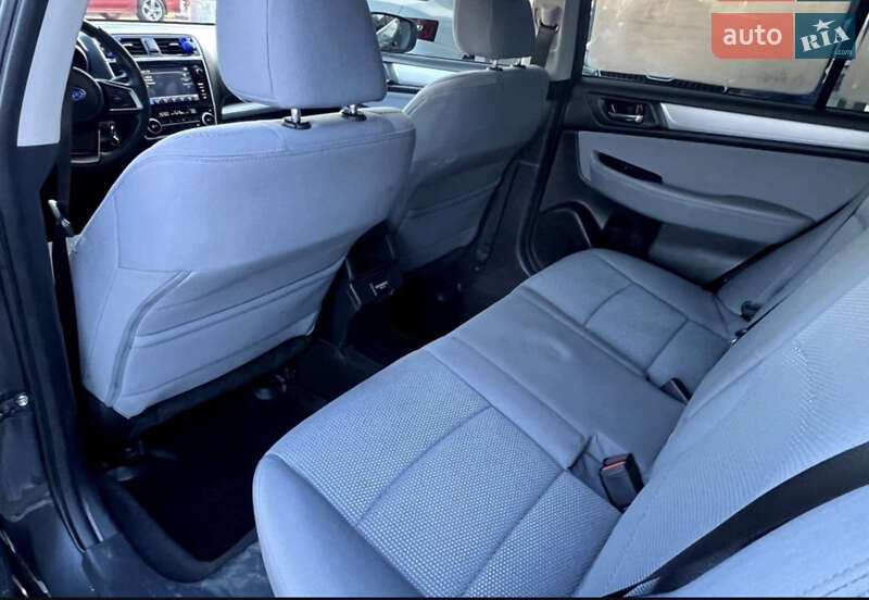 Седан Subaru Legacy 2017 в Киеве