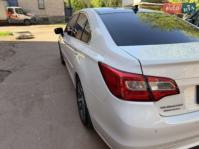 Седан Subaru Legacy 2016 в Киеве