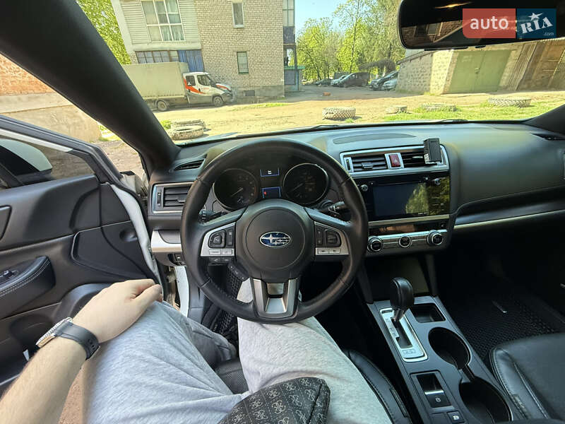 Седан Subaru Legacy 2016 в Киеве