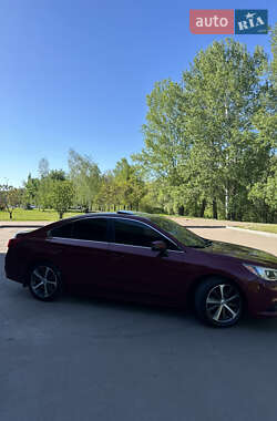 Седан Subaru Legacy 2015 в 