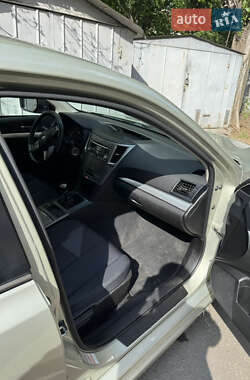 Универсал Subaru Legacy 2010 в 