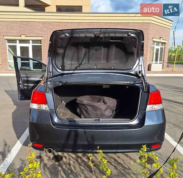 Седан Subaru Legacy 2010 в Києві