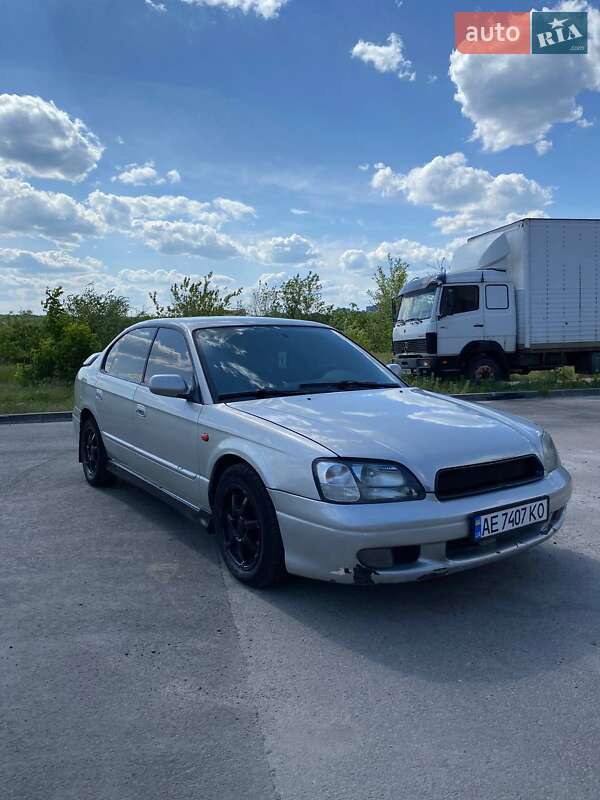 Седан Subaru Legacy 2000 в Днепре