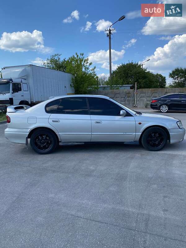 Седан Subaru Legacy 2000 в Днепре