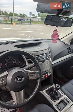 Універсал Subaru Legacy 2010 в 