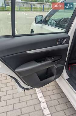 Універсал Subaru Legacy 2010 в 