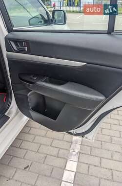 Універсал Subaru Legacy 2010 в 