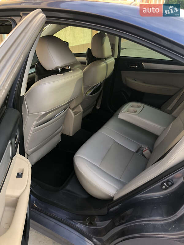 Седан Subaru Legacy 2015 в Черновцах