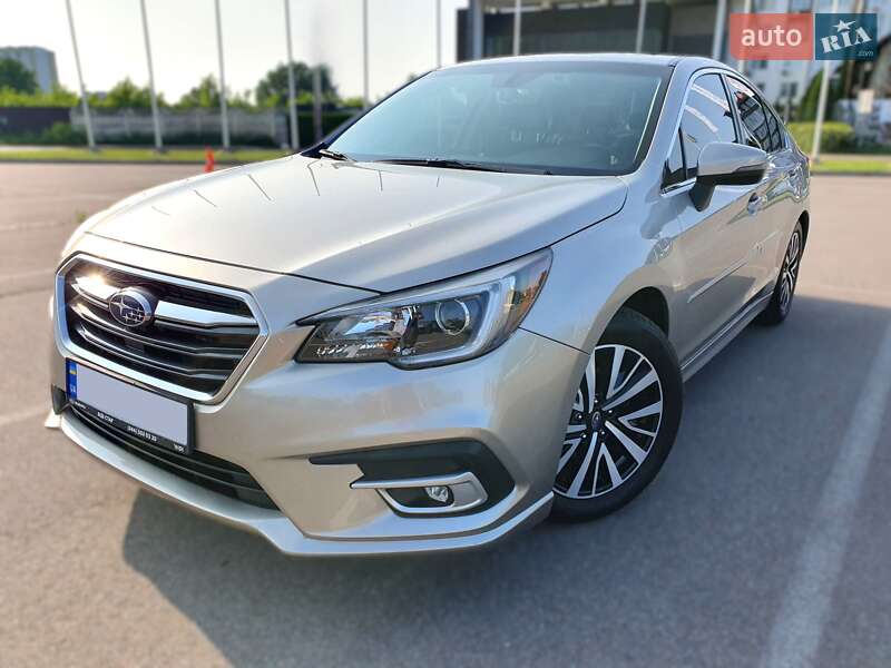 Седан Subaru Legacy 2018 в 