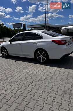 Седан Subaru Legacy 2018 в 