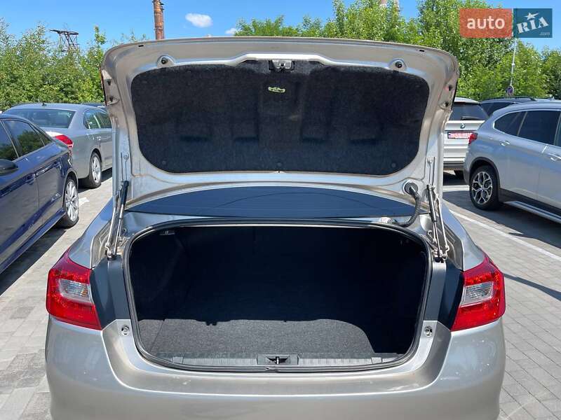 Седан Subaru Legacy 2014 в Львове