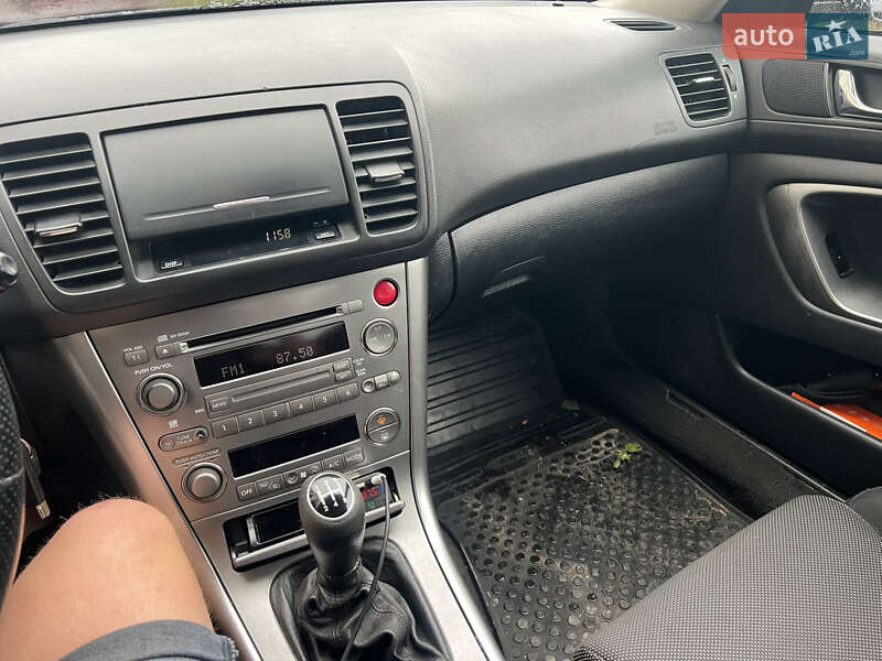 Седан Subaru Legacy 2005 в Зарічному